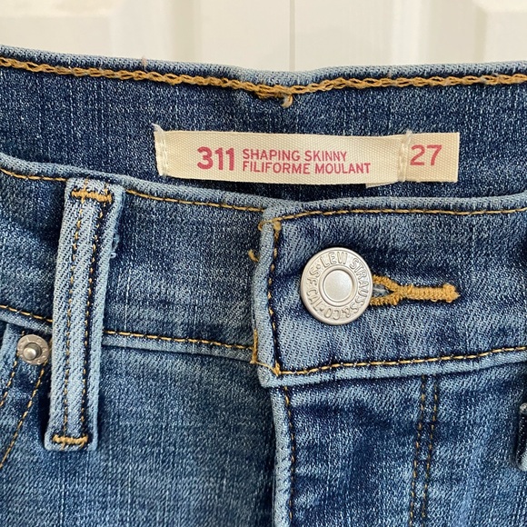 Levi’s 311 Shaping Skinny Jeans with silver studs - Picture 3 of 4